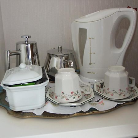 Erw-Lon Farm Acomodação com café da manhã Pontfaen Quarto foto